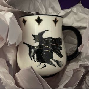 BNWT Ceramic Flying Witch Coffee Team Cup Mug black white gold